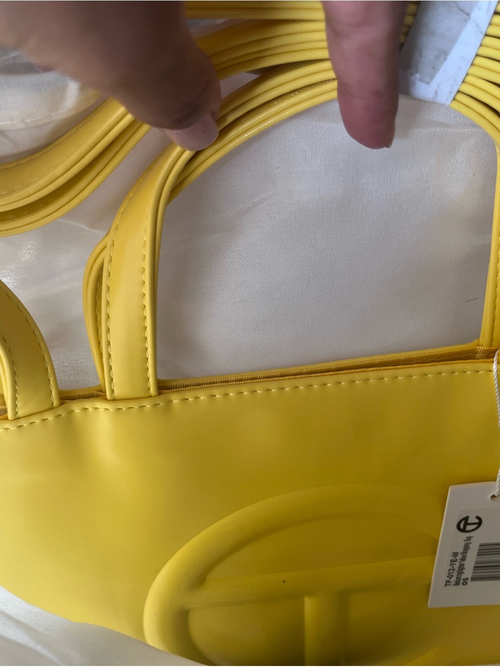 Telfar Double-Handle medium Tote in Yellow travel viral TikTok - Picture 3 of 3